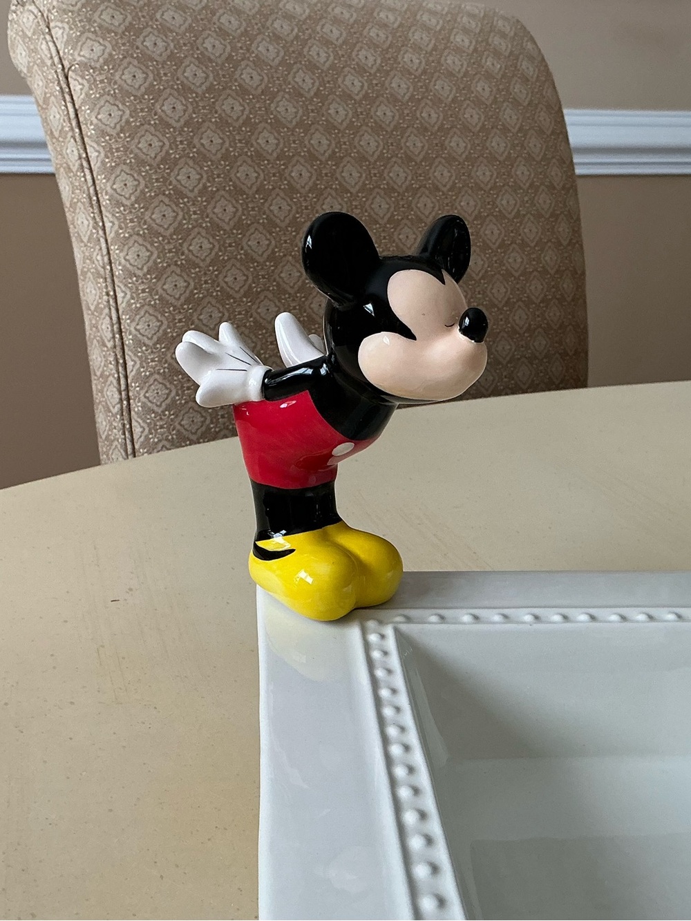 XXL Kissing Mickey Mouse Platter Decoration 😘